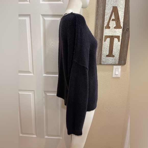 Free People Icing V-Neck Fuzzy Black Sweater Size X-Large - Picture 3 of 7